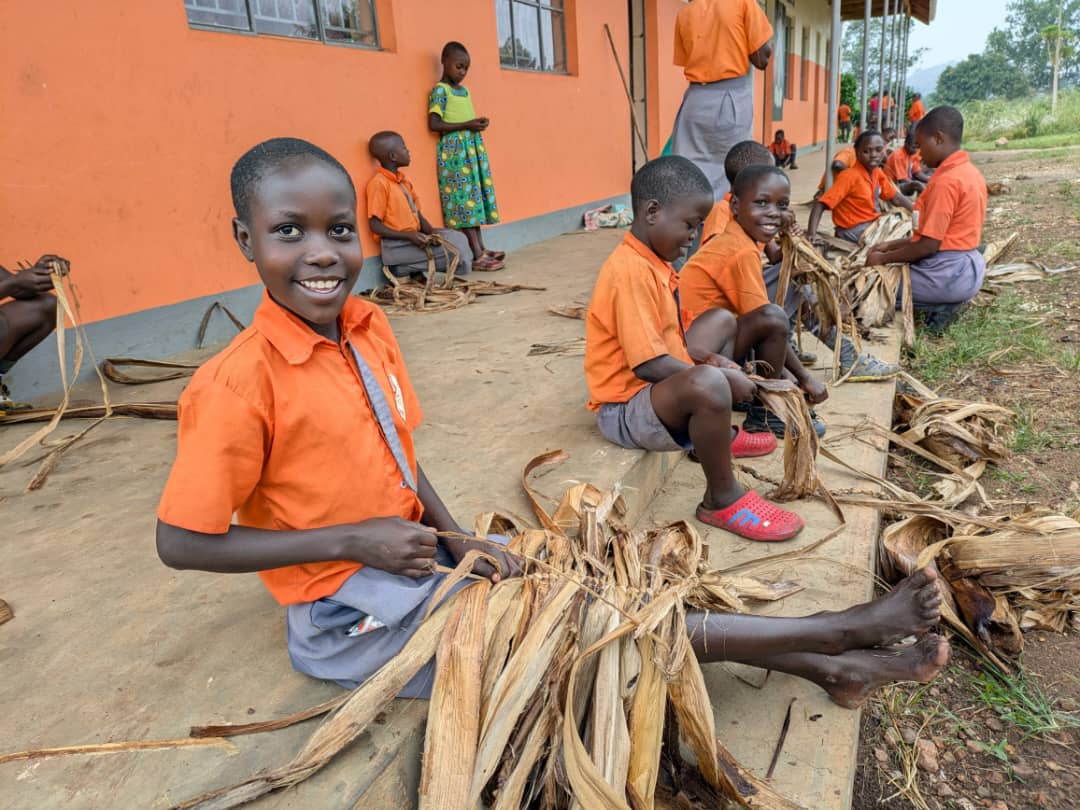 Uganda – Threads of Uganda