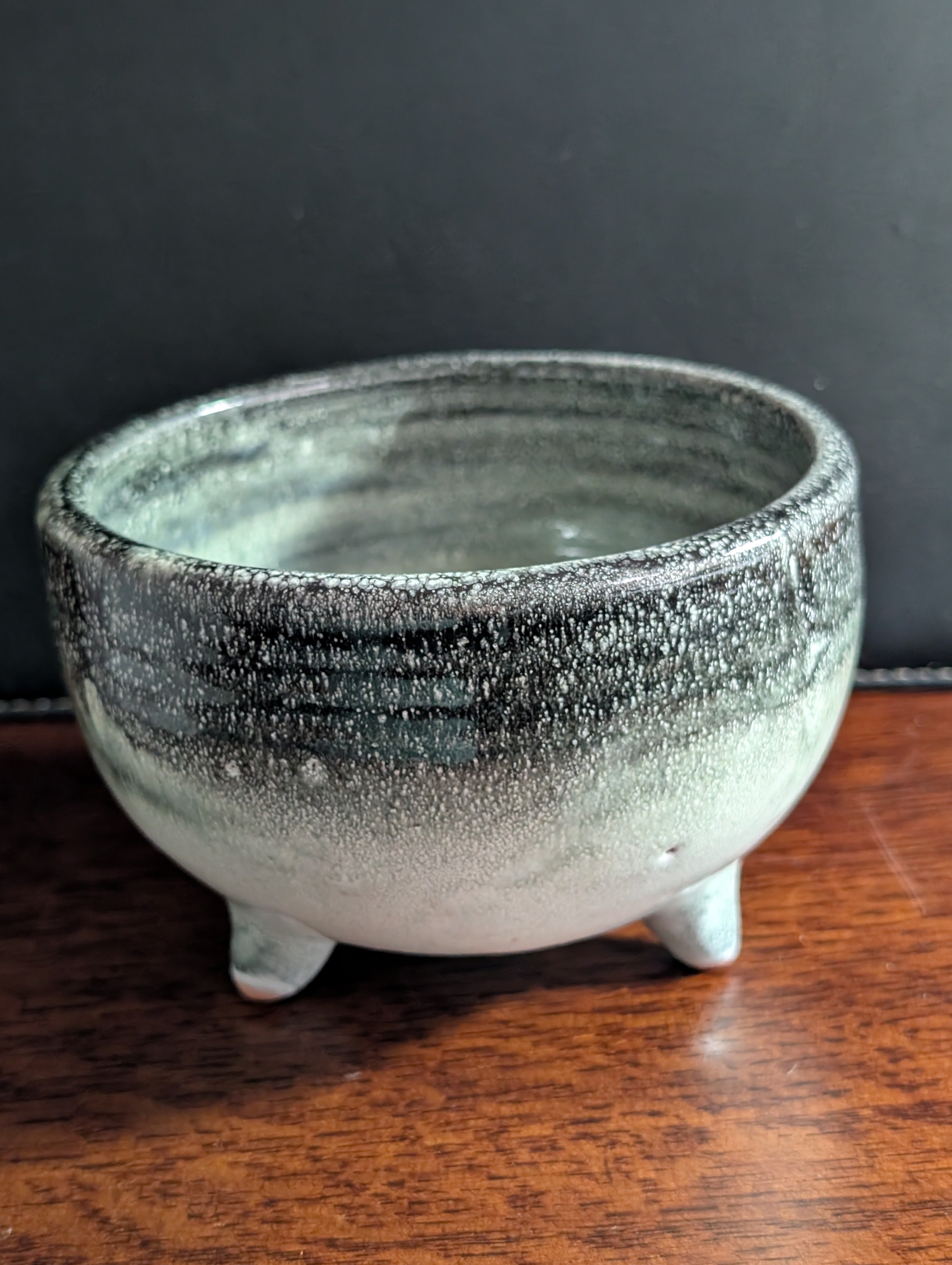 3-Legged Bowls