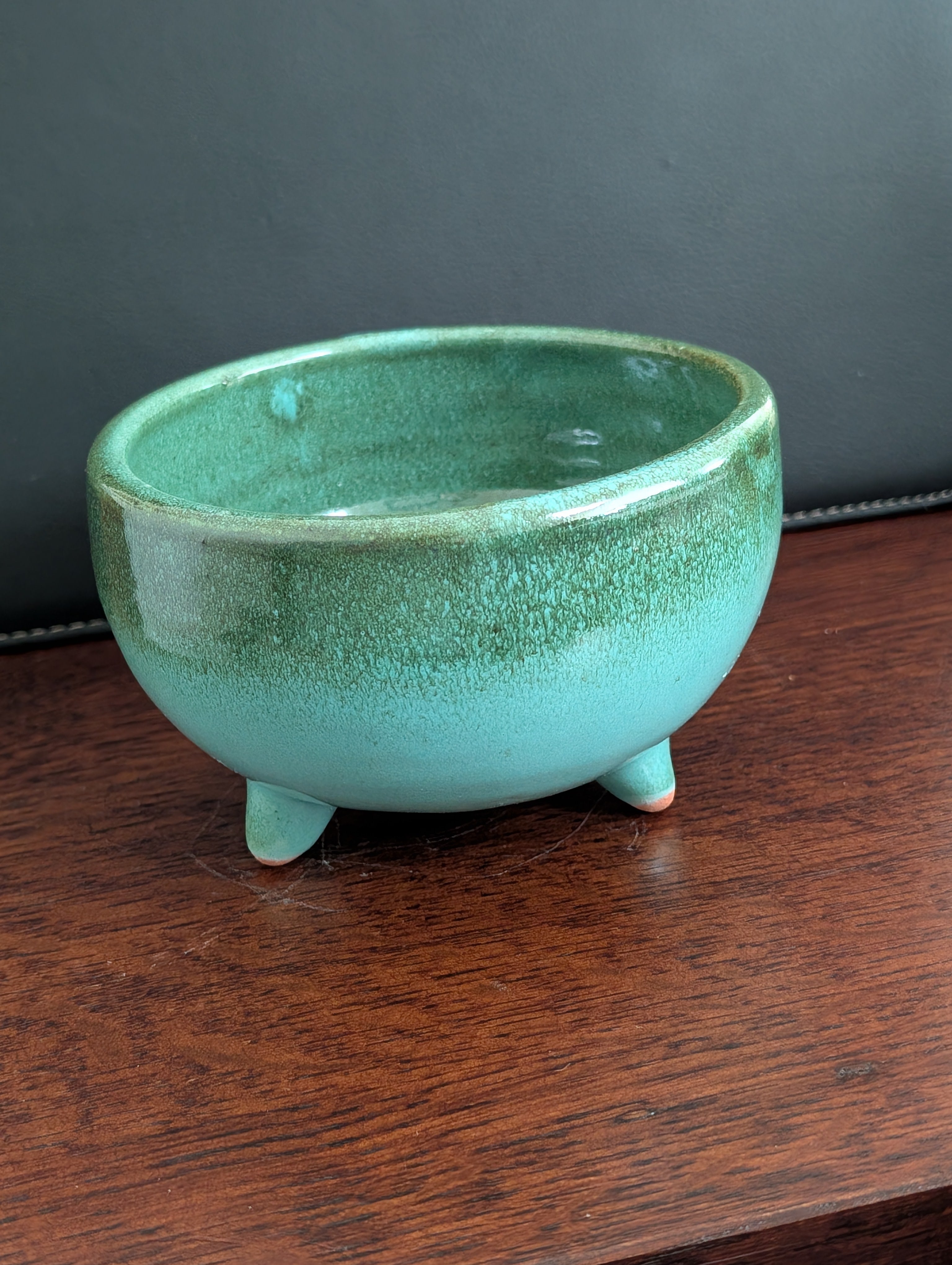 3-Legged Bowls